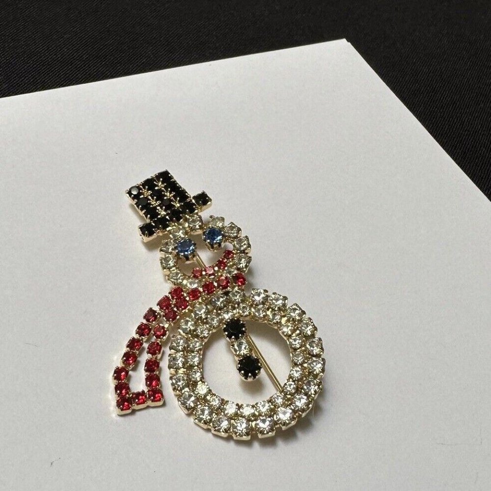 Gold Tone Rhinestone Snowman Christmas Holiday Brooch Pin NWOT